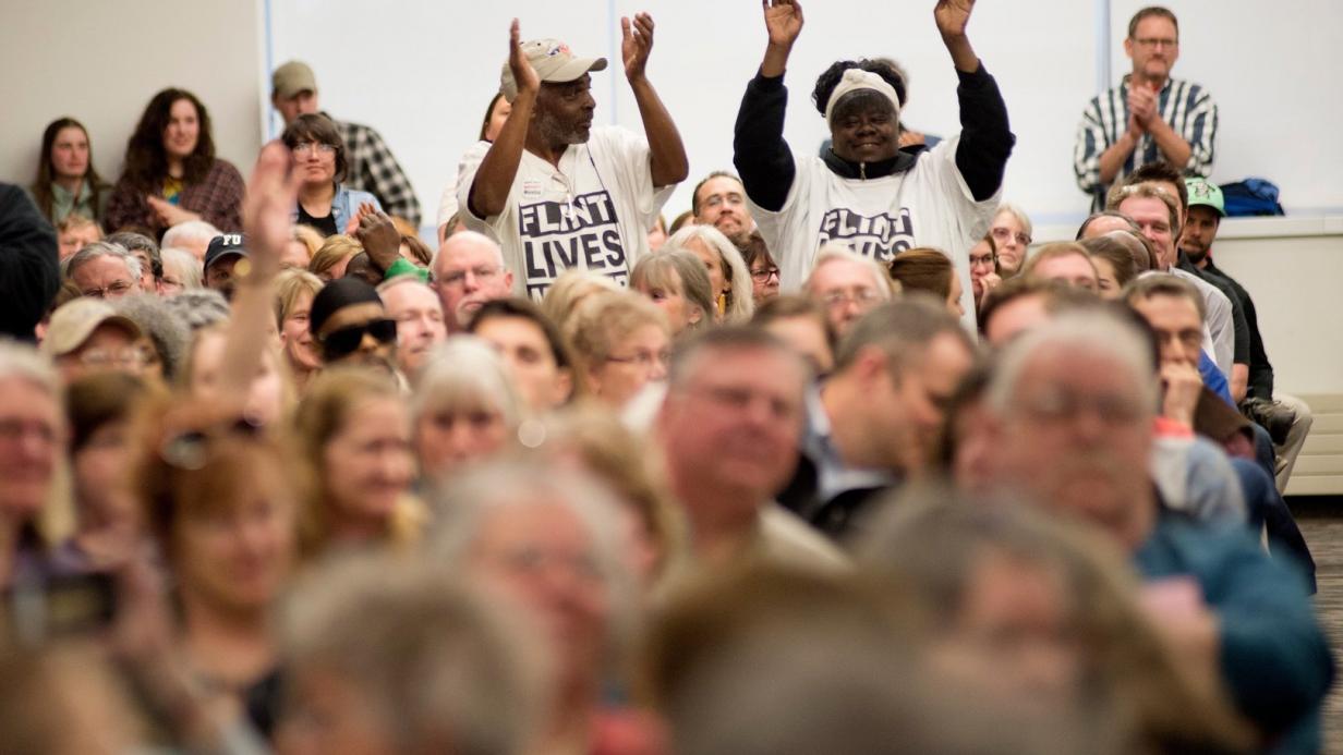 Bürger von Osceola bei der öffentlichen Anhörung im Nestle-Prozess © AP/Neil Blake