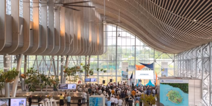 Auf Réunion kühlt der Flughafen ganz ohne Klimaanlage
